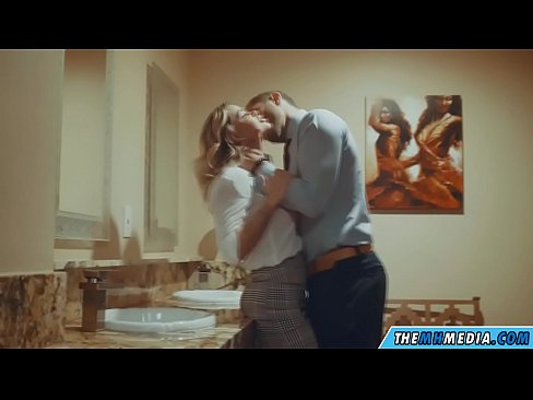 ❤️ Ina whakawaia koe e te kakaho tetona i roto i te wharepaku whanui ️ Russian porn i mi.pornoklinge.ru
